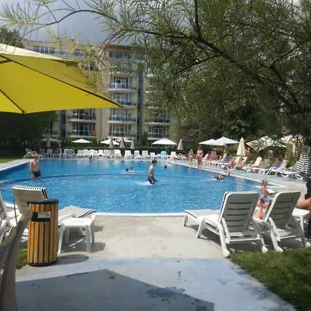 Апартамент Cozy By The Sea *