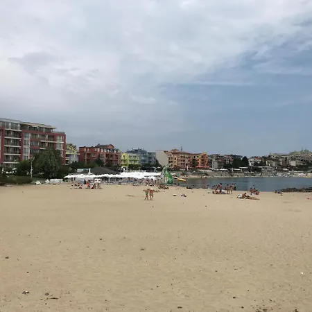 Cozy By The Sea Апартамент Равда